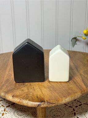 Hearth and Home Black and White Ceramic House Salt & Pepper Shakers
